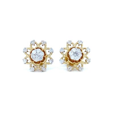 Classic flower diamond stud