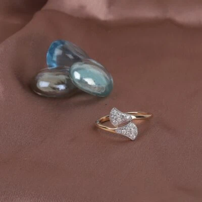 Twin triangle diamond ring