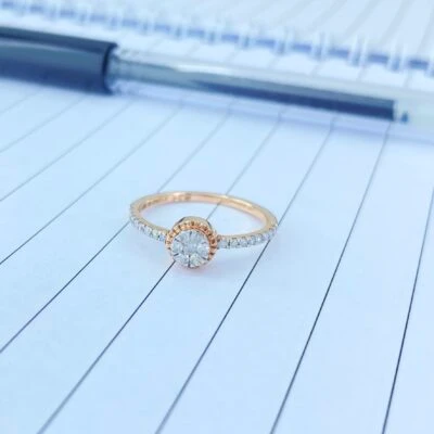 Round Cluster Diamond Ring